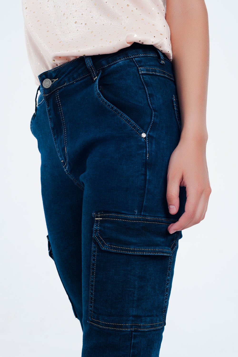 Jeans in Navy With Cargo Pockets