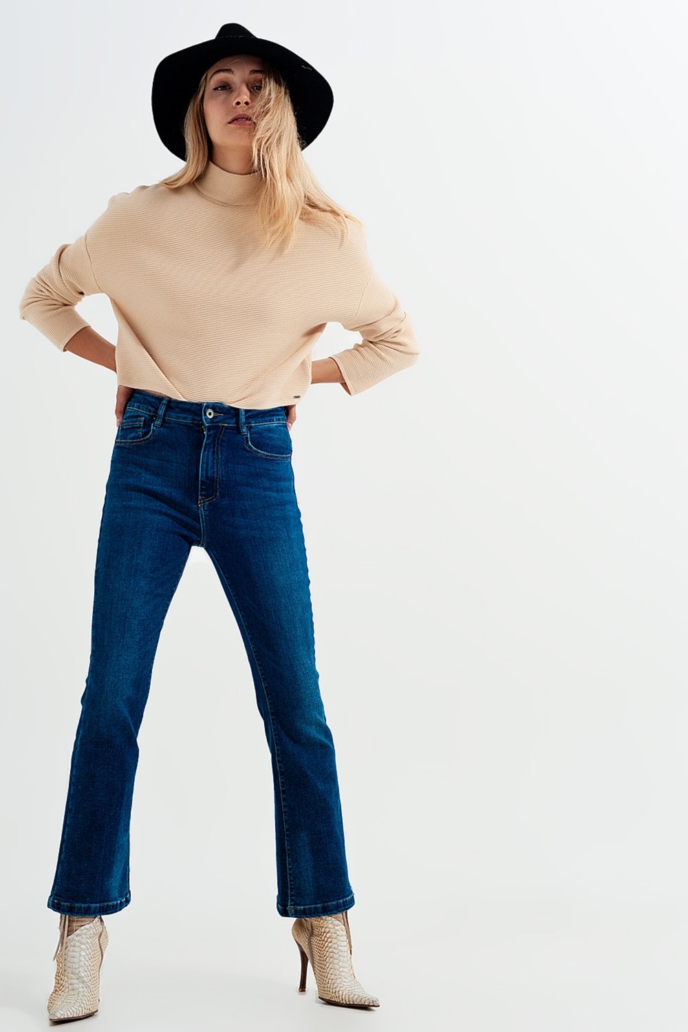 Stretch Flare Jeans in Midwash